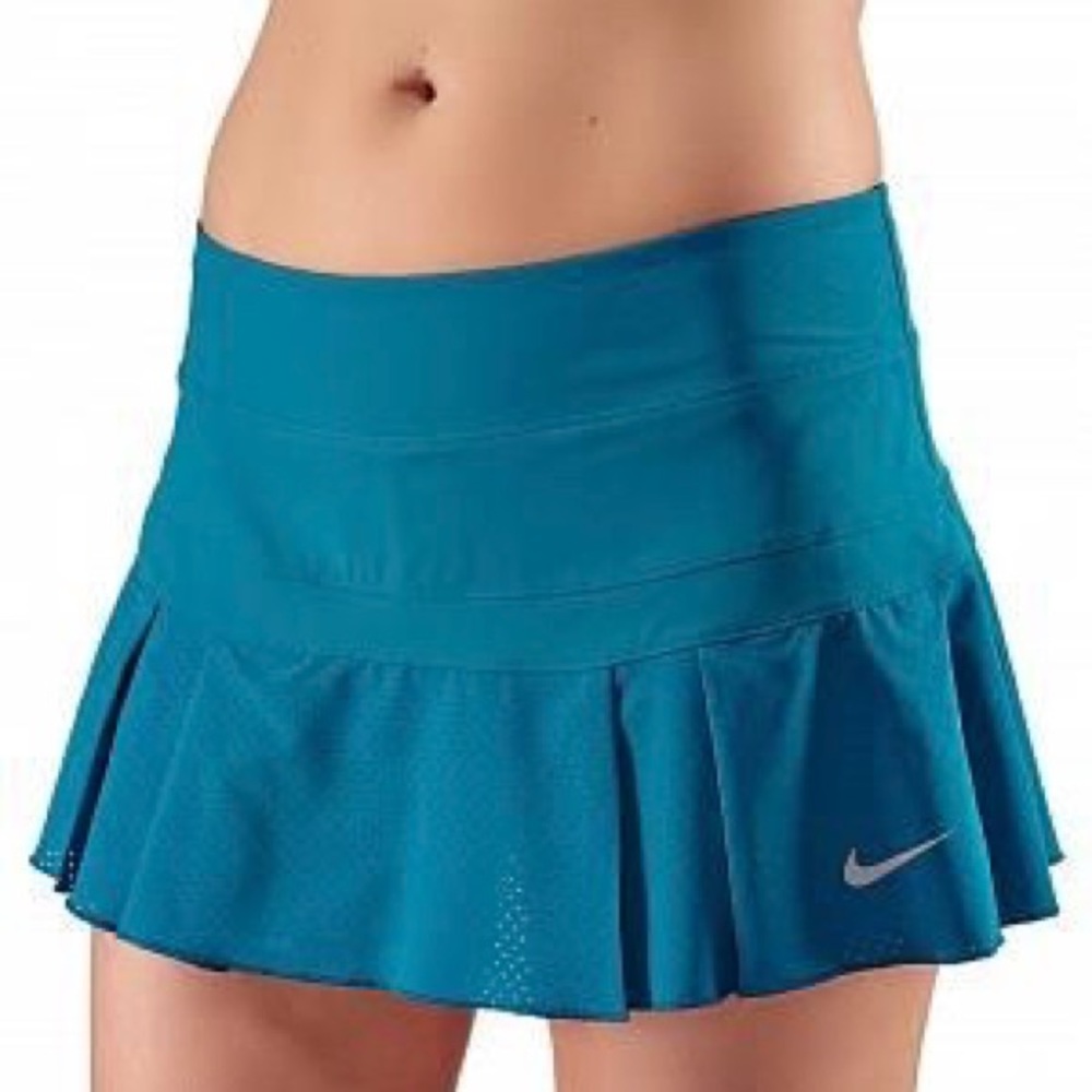 NIKE TENNIS SKORT